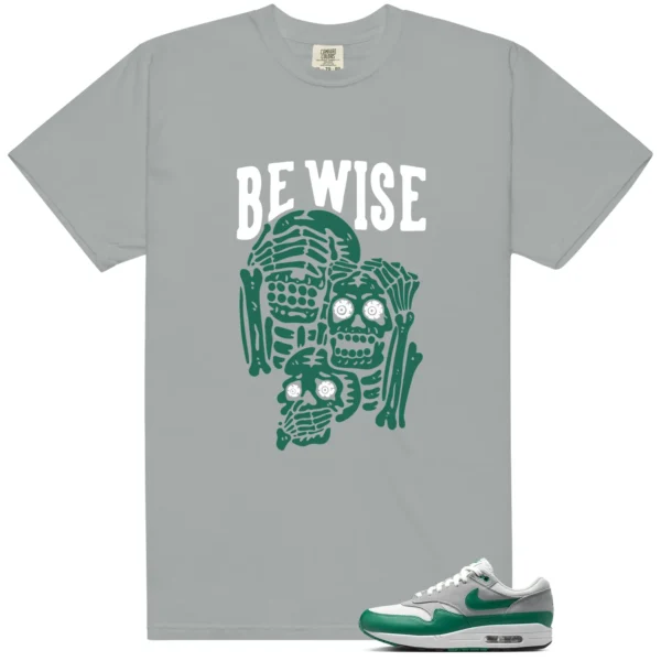 Essential Evergreen Aura Be Wise Graphic Shirt
