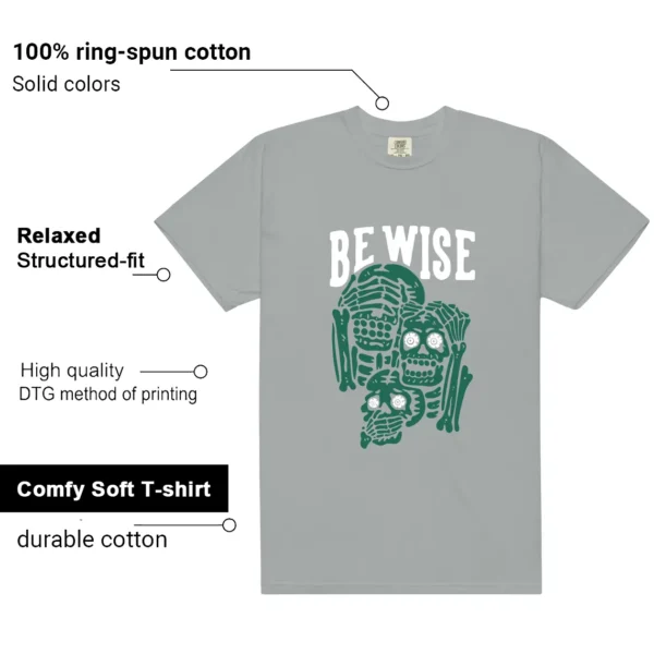Essential Evergreen Aura Be Wise Graphic Shirt features